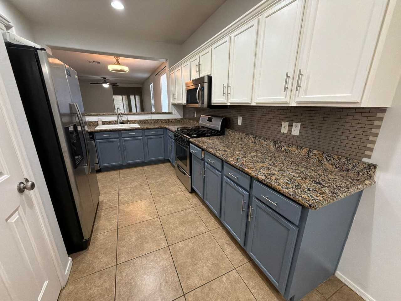 14934 W Georgia Dr - Photo 2 of 21