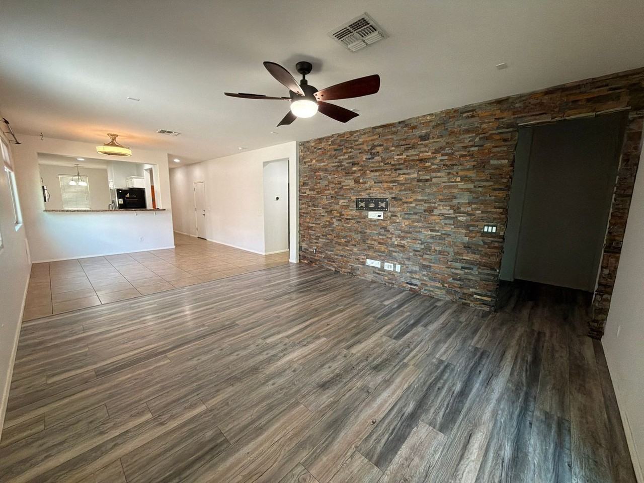 14934 W Georgia Dr - Photo 4 of 21