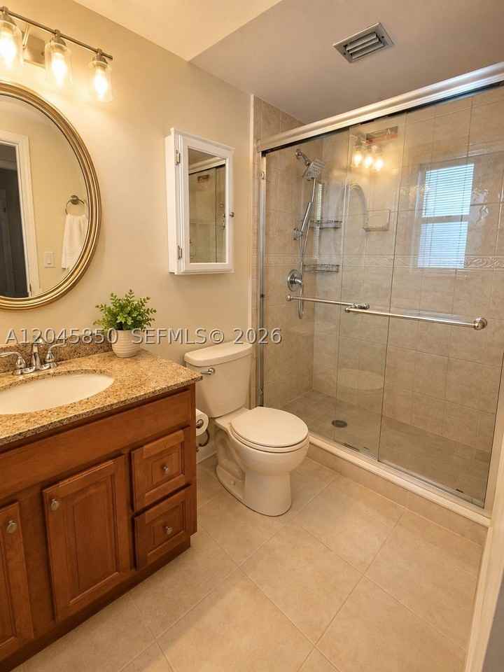 1800 N Lauderdale Ave #1210 - Photo 7 of 17