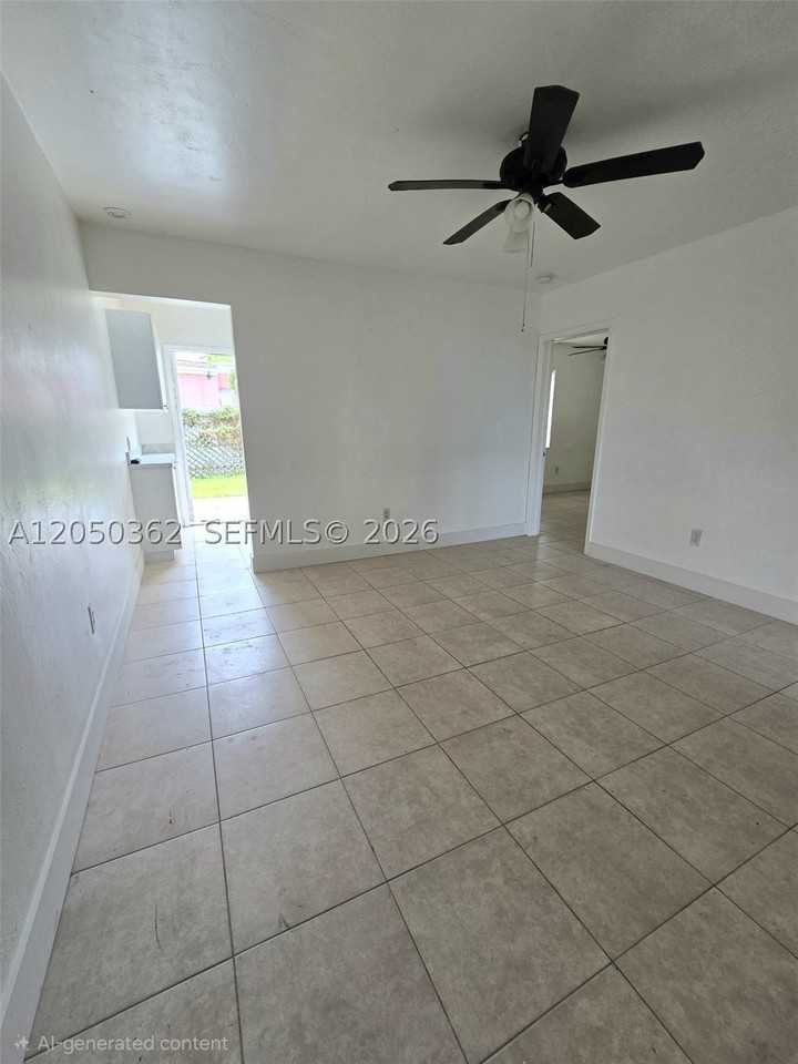 724 Sw 7th Ter #1-2 - Photo 6 of 21