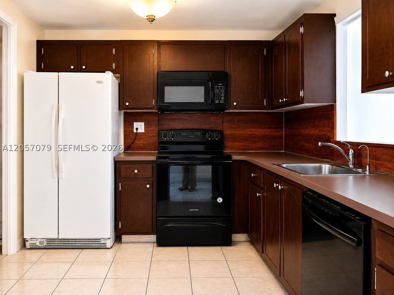3600 Ne 170th St #211 - Photo 6 of 32