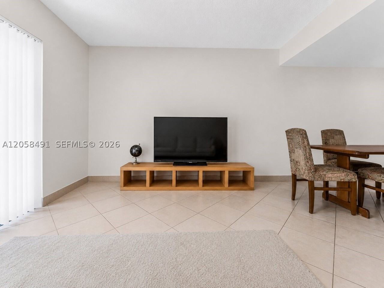 3821 Nw 90th Ave #3821 - Photo 4 of 28