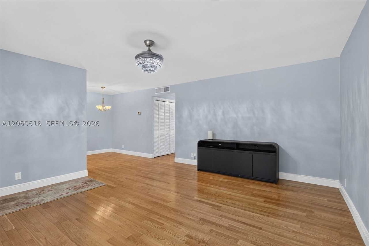 2870 Ne 14th Street Cswy #203C - Photo 6 of 39