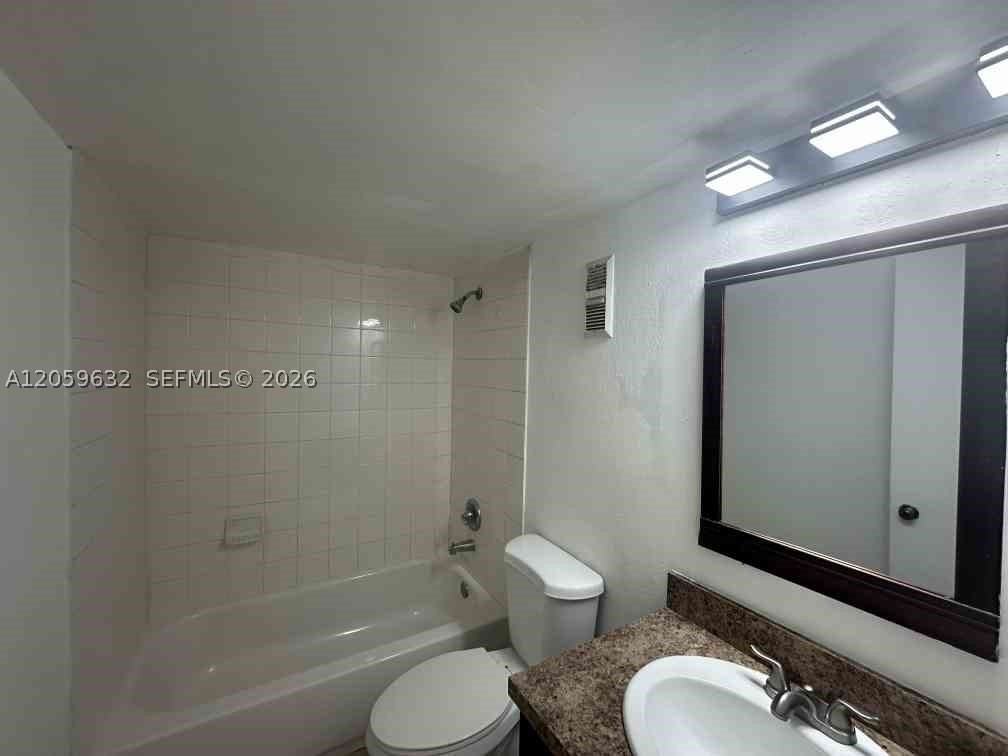 8620 N Sherman Cir #503 - Photo 6 of 9