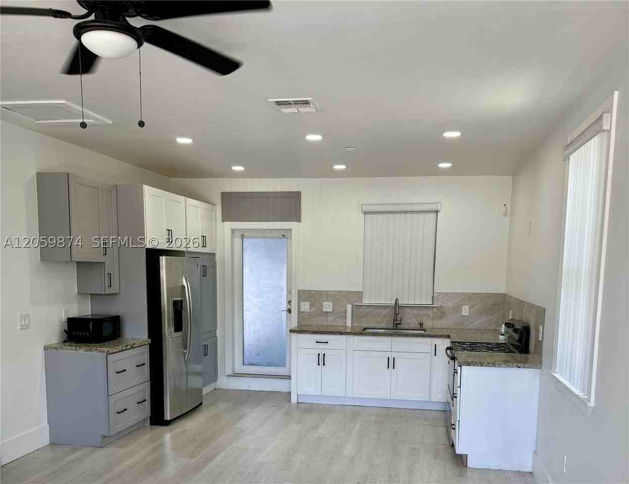 2130 Plunkett Ct - Photo 2 of 11