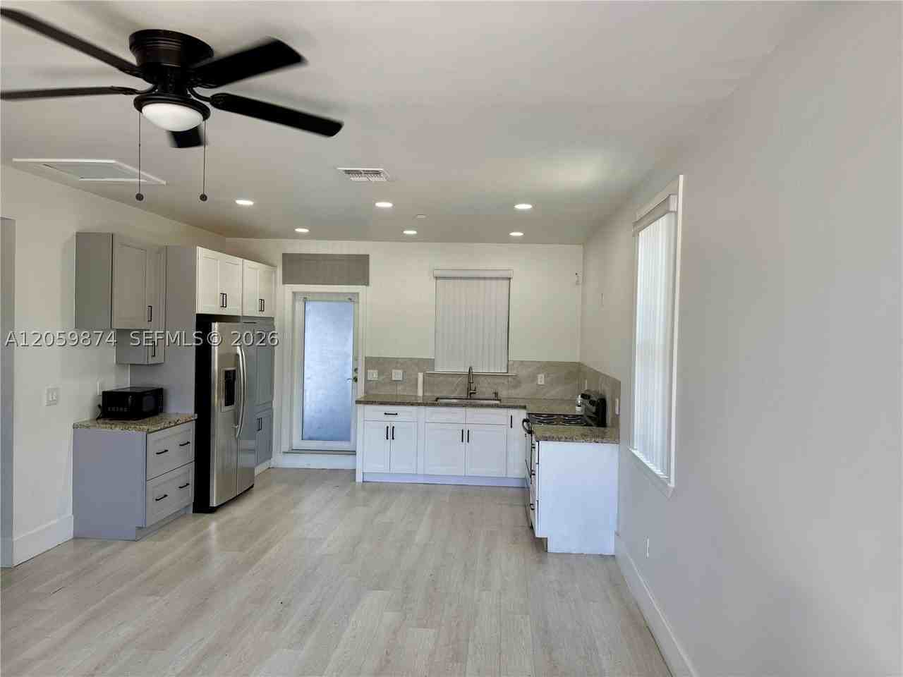 2130 Plunkett Ct - Photo 3 of 11