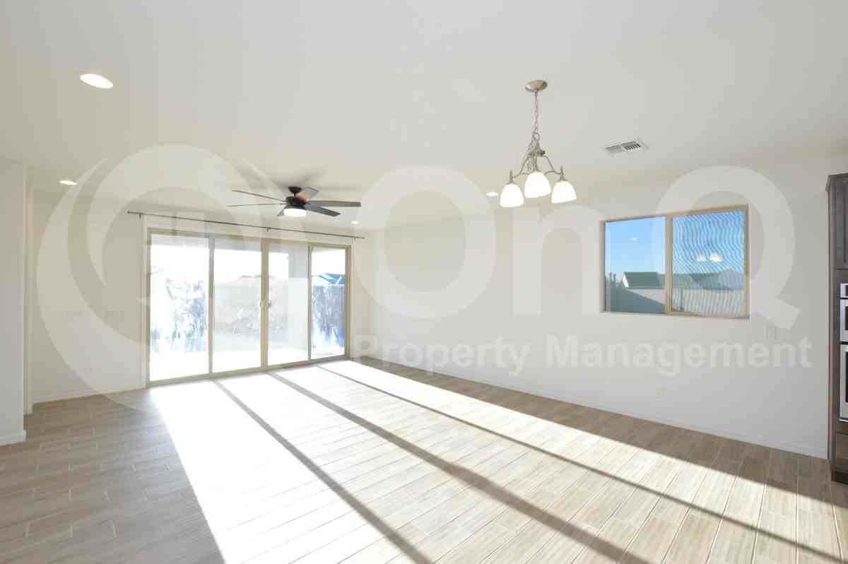 21914 S 226th Pl - Photo 6 of 38