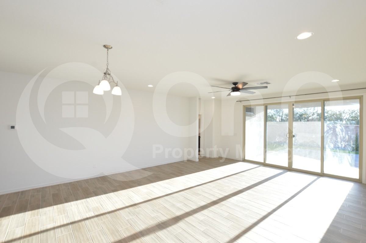 21914 S 226th Pl - Photo 7 of 38