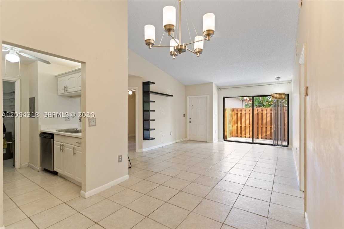 2734 N Nob Hill Rd - Photo 3 of 49