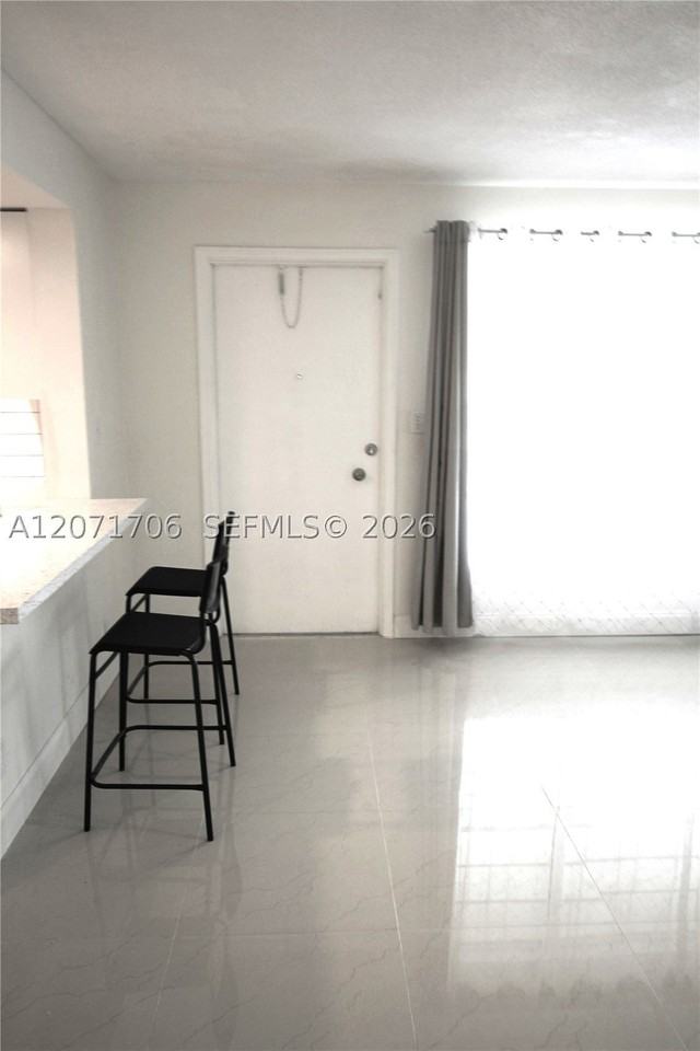 2166 Ne 56th St #203 - Photo 4 of 20