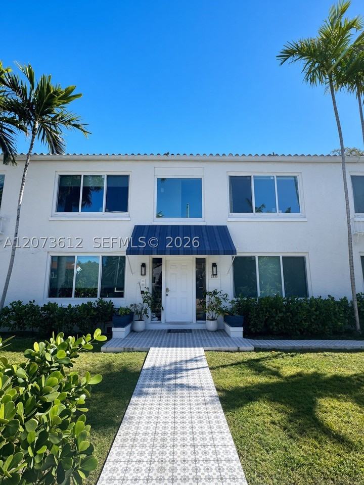 2855 Royal Palm Ave #4