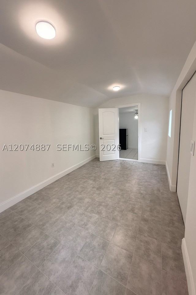 1864 Nw 27th St #B - Photo 5 of 9