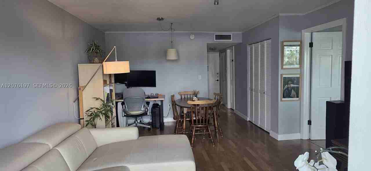 7125 Bonita Dr #402 - Photo 3 of 15