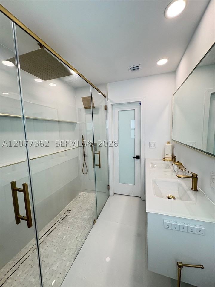 937 Sw 18th Ct - Photo 7 of 18