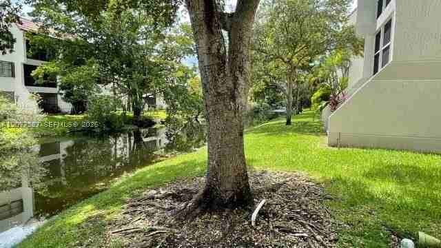 100 Lakeview Dr #103 - Photo 2 of 20