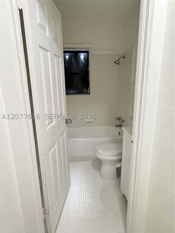 183 Silver Beach Rd - Photo 3 of 11