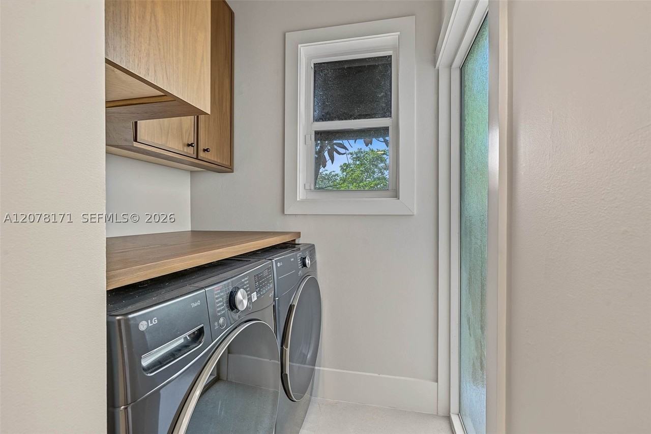825 Se 2nd St #825 - Photo 7 of 21
