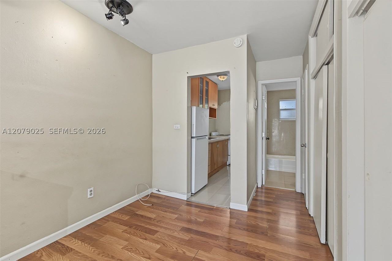 1685 Jefferson Ave #16 - Photo 7 of 28