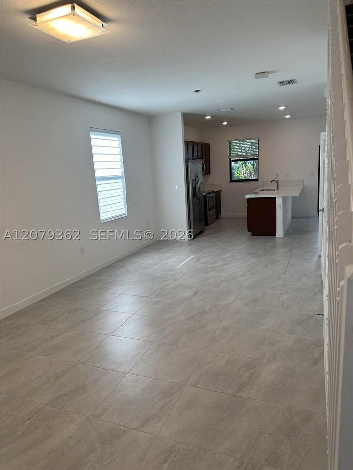 1602 Sw 28th Ct - Photo 3 of 30