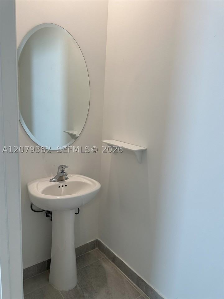 1602 Sw 28th Ct - Photo 7 of 30