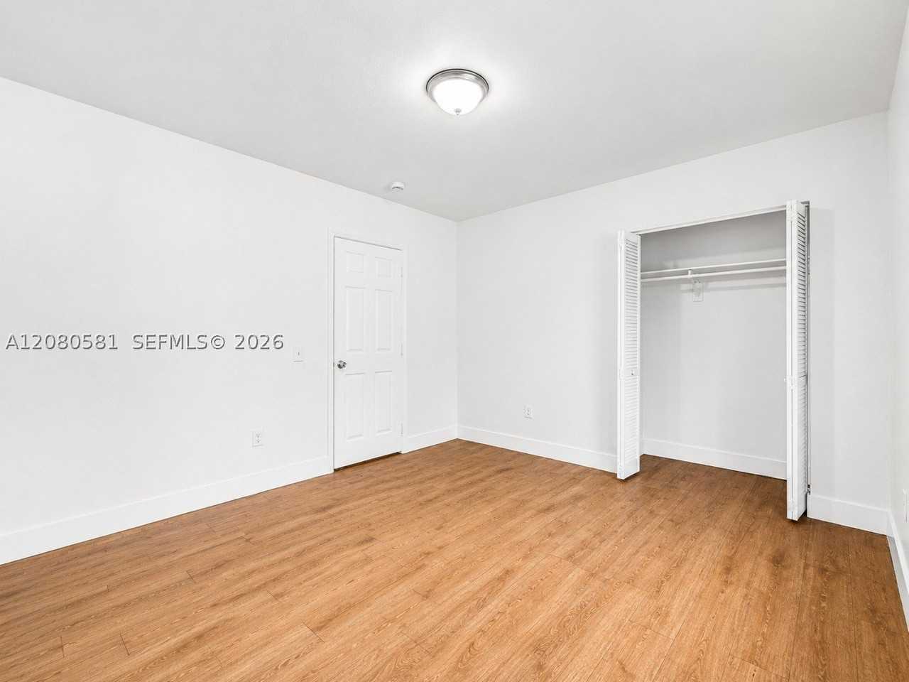 1545 Lenox Ave #11 - Photo 2 of 11