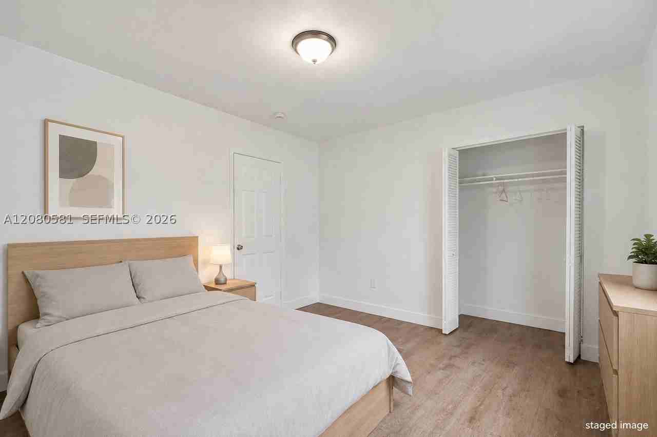 1545 Lenox Ave #11 - Photo 3 of 11