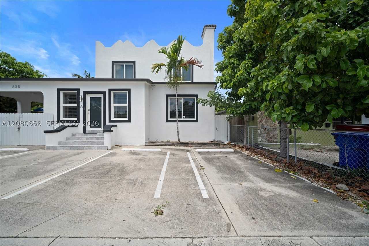 836 Nw 33rd Ave #A - Photo 3 of 30