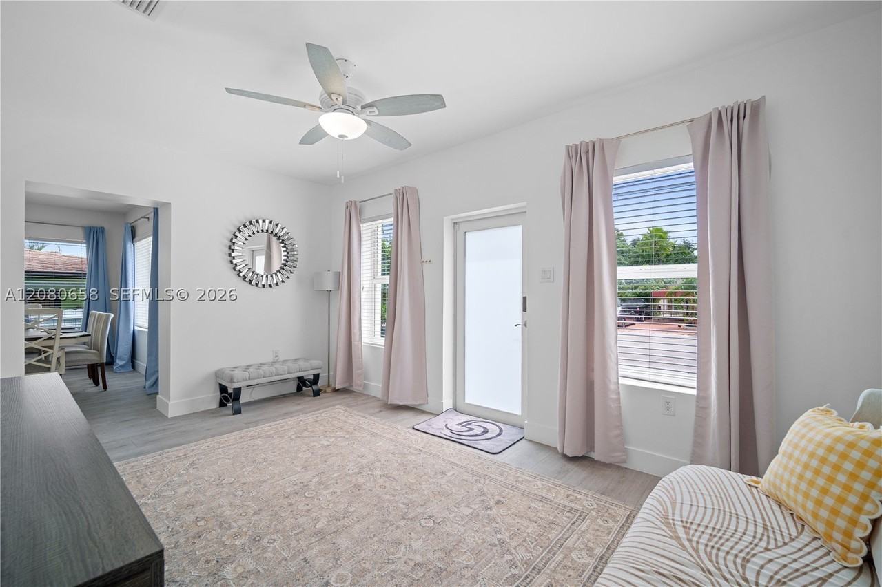 836 Nw 33rd Ave #A - Photo 5 of 30