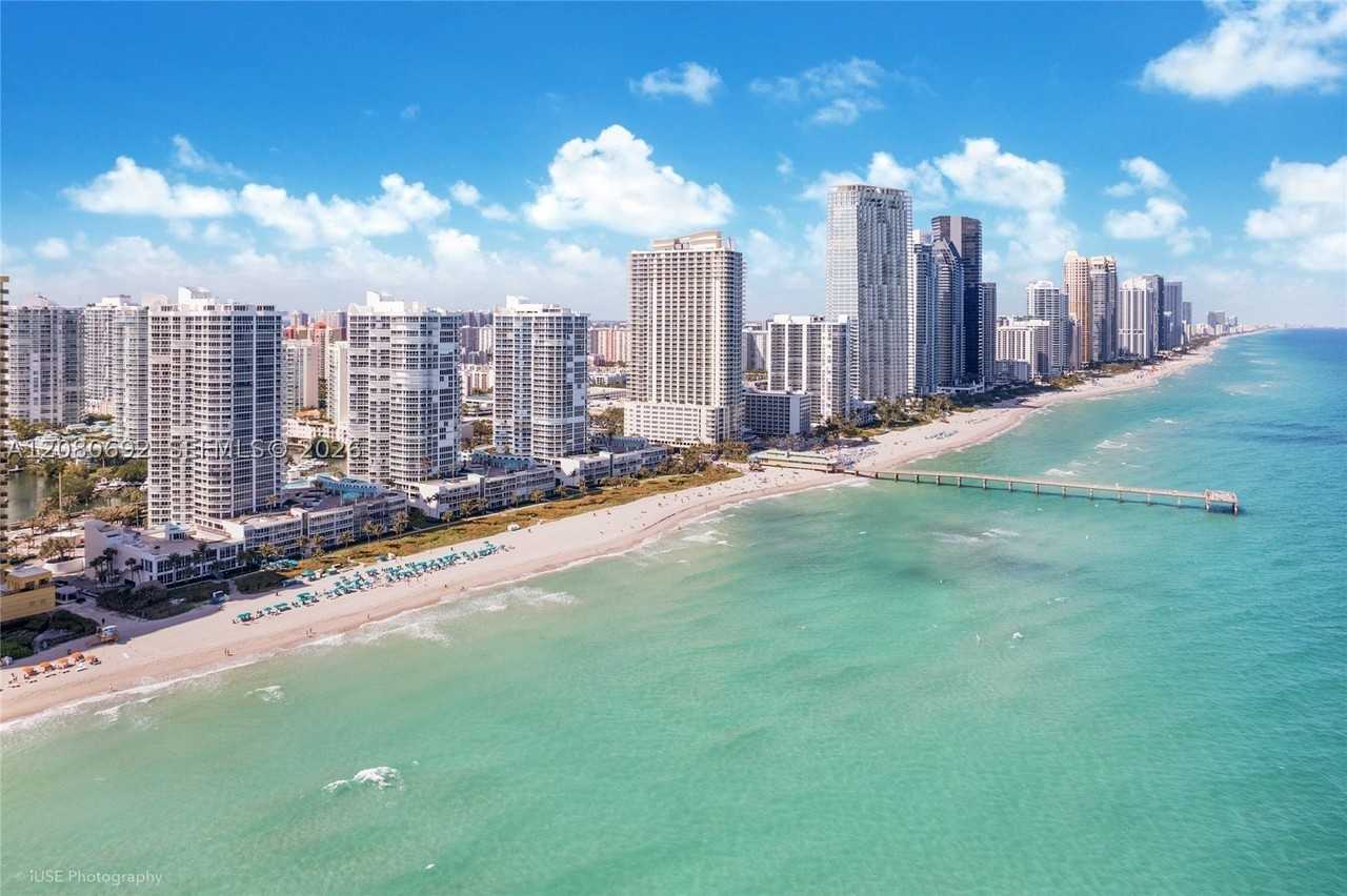 16445 Collins Ave #825