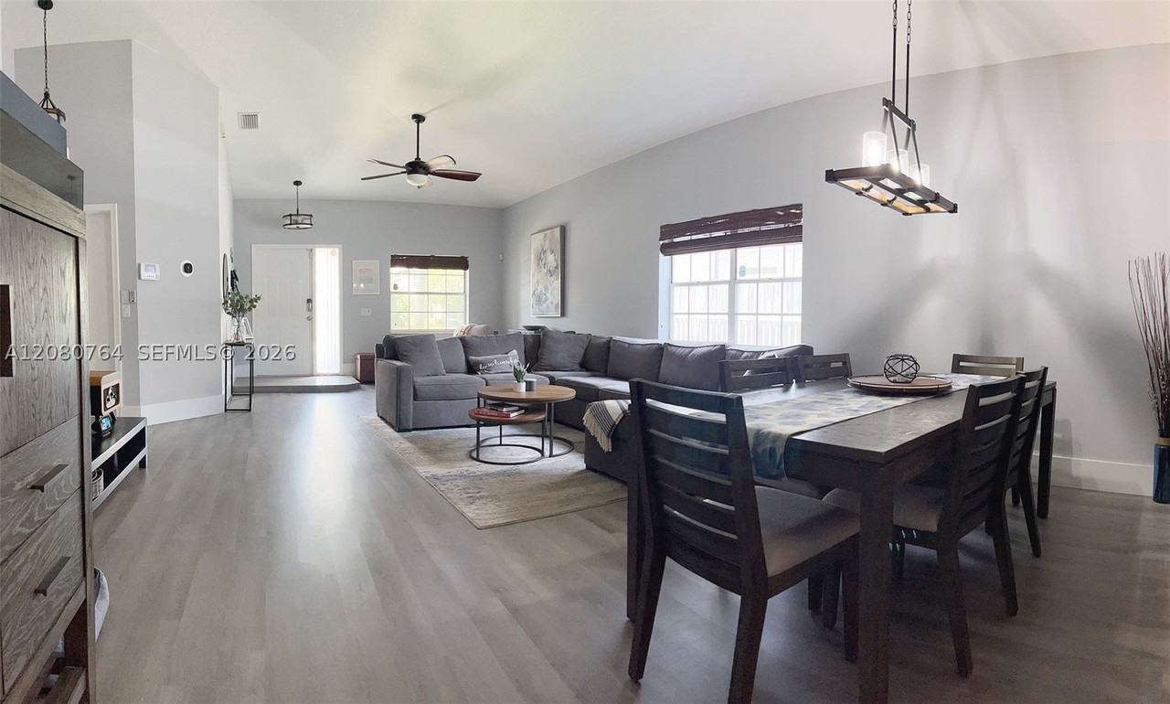 6384 Lansdowne Cir - Photo 6 of 20