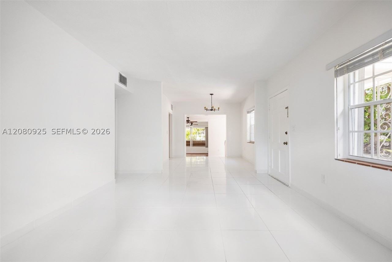5960 Sw 46th Ter - Photo 6 of 25
