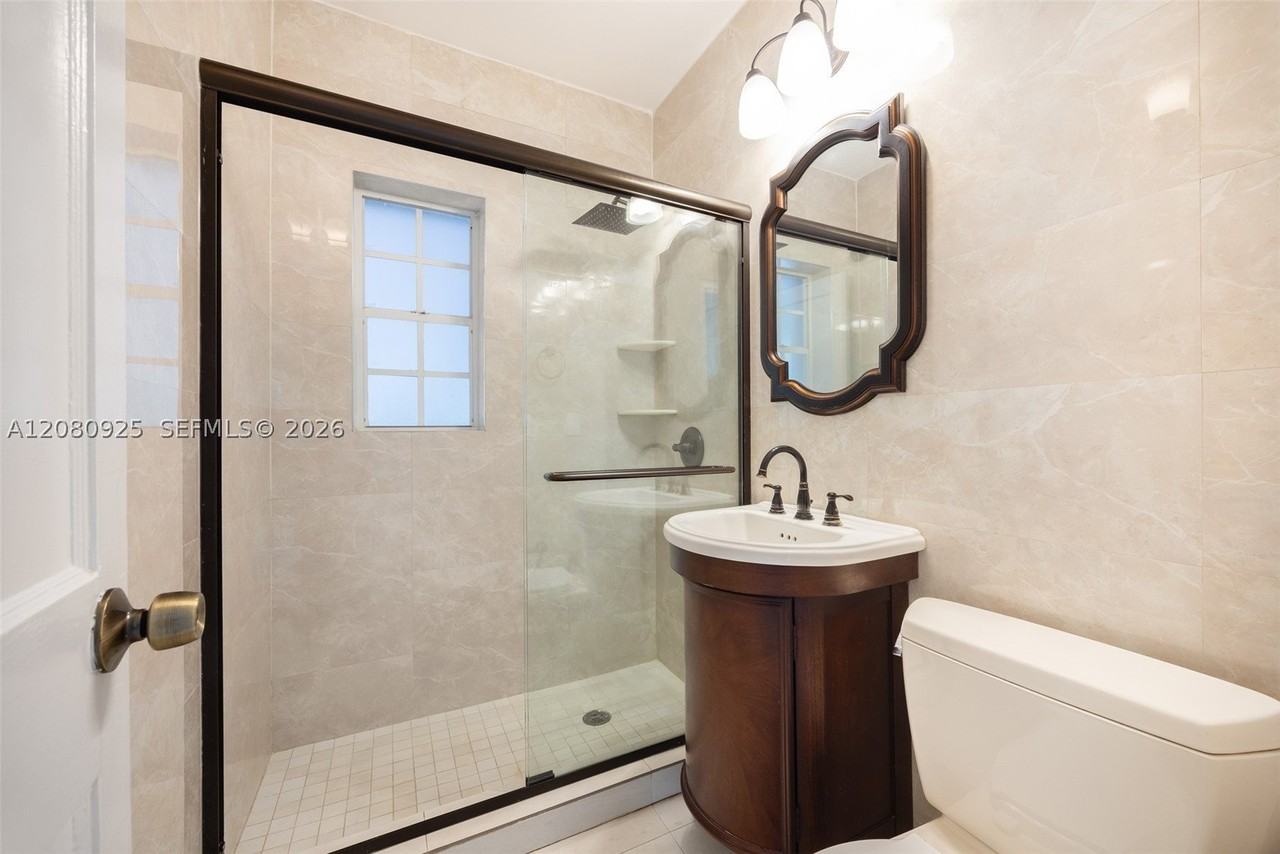 5960 Sw 46th Ter - Photo 7 of 25