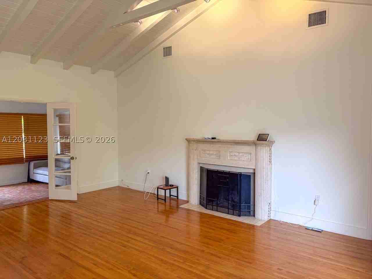 441 Ne 53rd St #0 - Photo 4 of 15