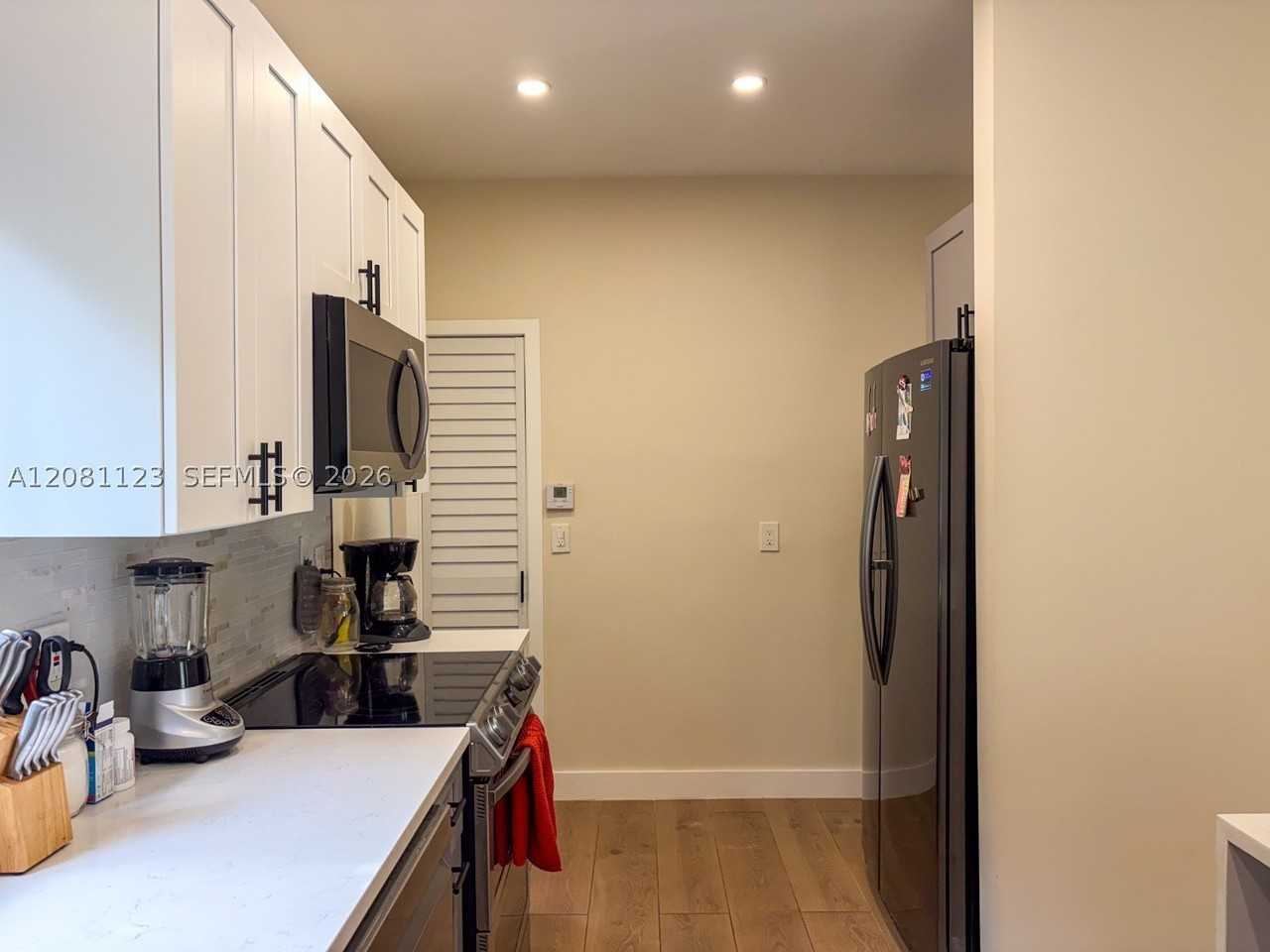 441 Ne 53rd St #0 - Photo 6 of 15