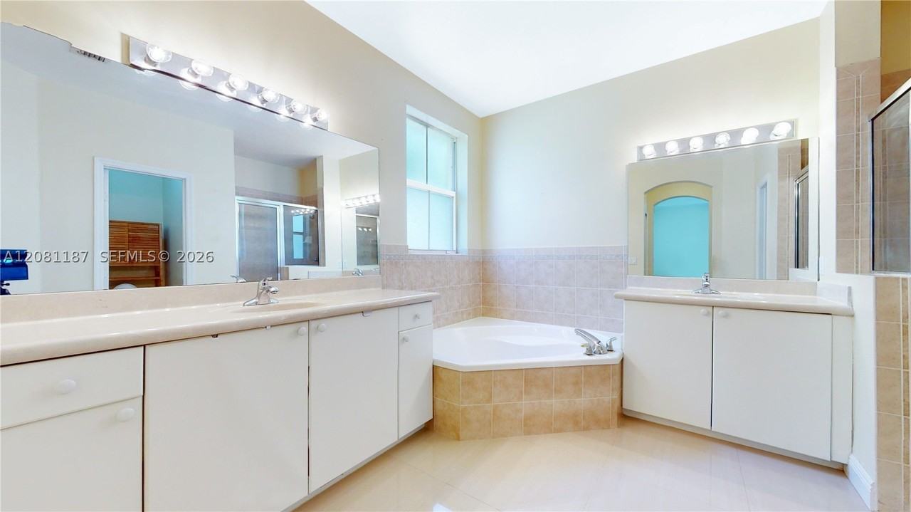 12281 Sw 121st Ter #12281 - Photo 7 of 27