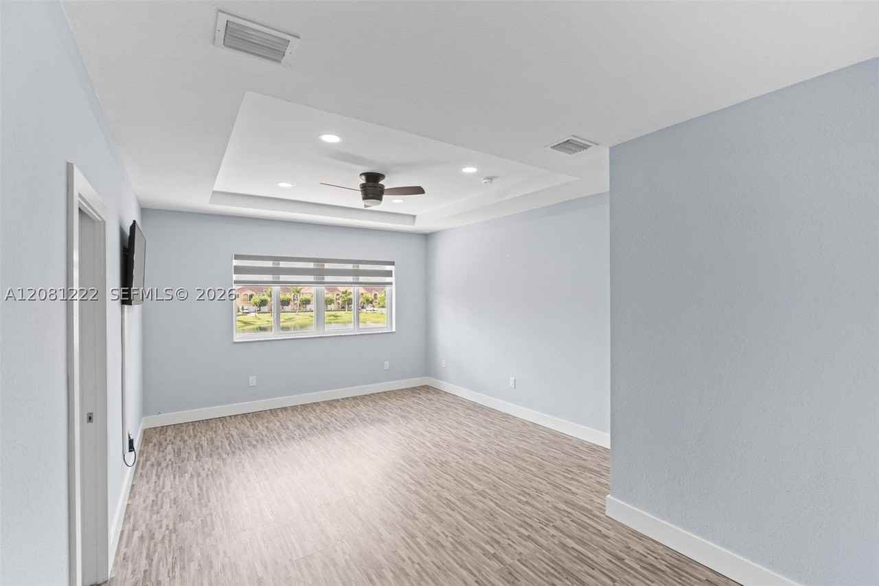 16570 Sw 70th St - Photo 3 of 50