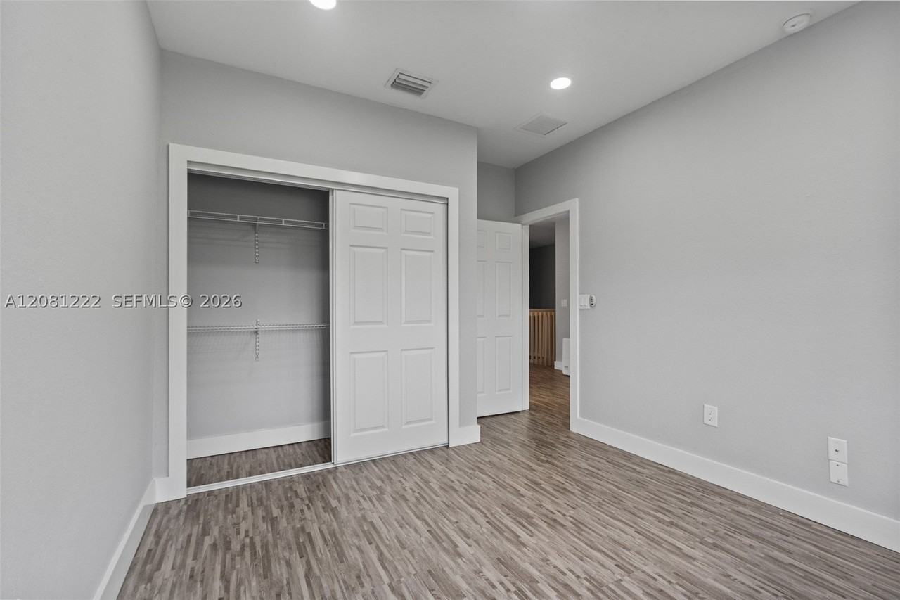 16570 Sw 70th St - Photo 7 of 50