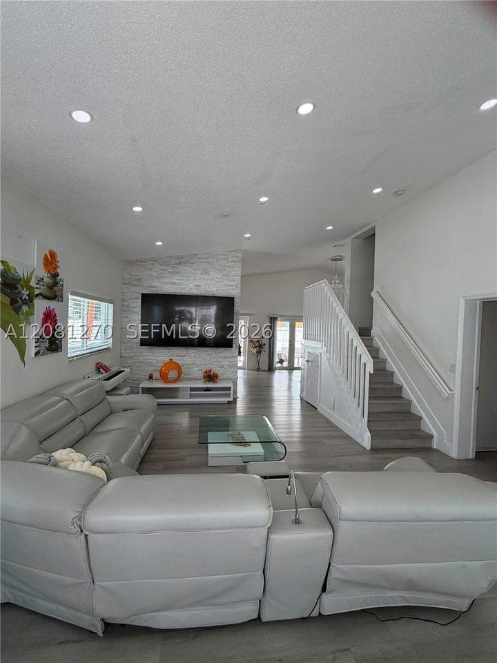 12076 Sw 251st St - Photo 3 of 23