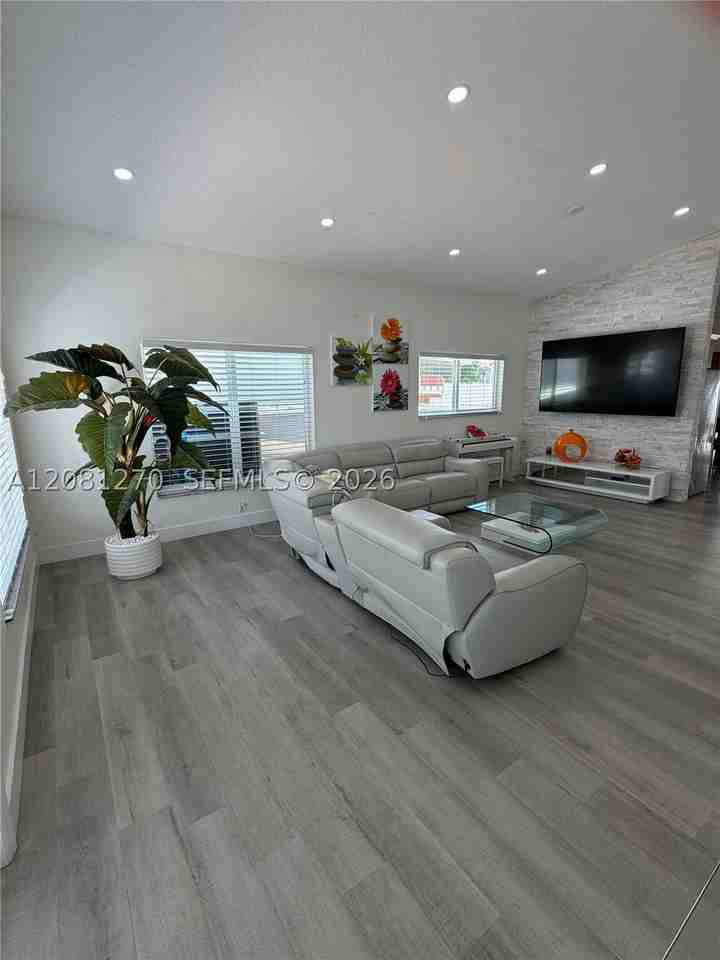 12076 Sw 251st St - Photo 4 of 23