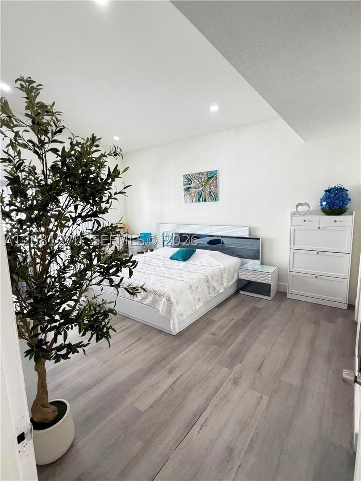 12076 Sw 251st St - Photo 5 of 23