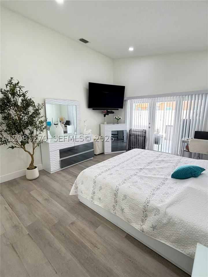 12076 Sw 251st St - Photo 7 of 23