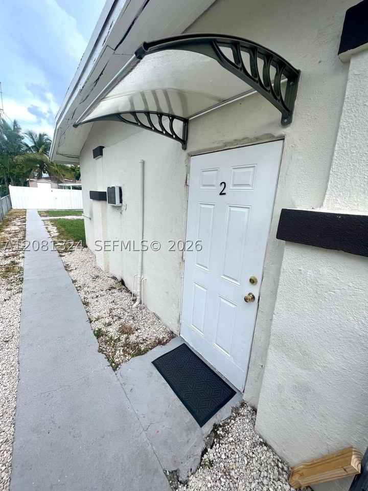 2224 Sw 11th St #2 - Photo 2 of 17