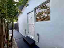 featured image of 7137 Sw 22nd St #BACK