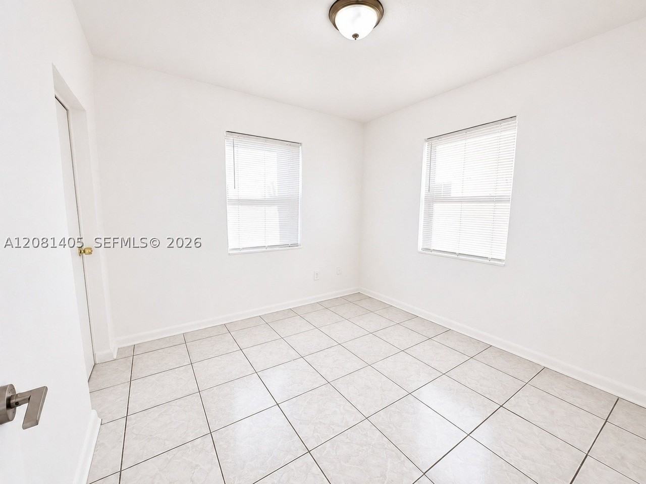 1405 Nw 5th Ct #2 - Photo 3 of 5