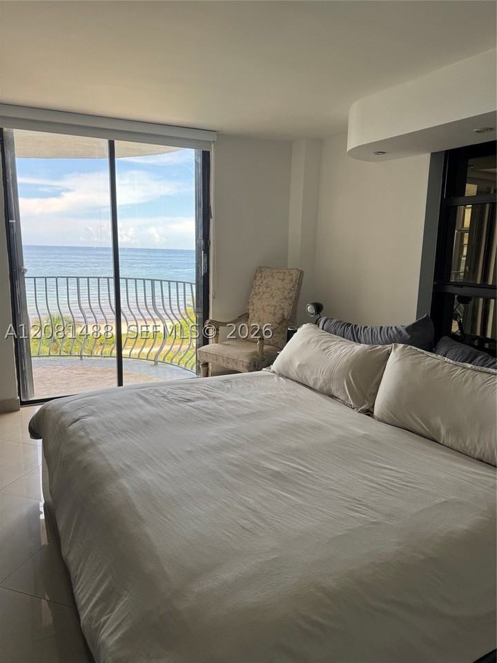 8877 Collins Ave #708 - Photo 5 of 19