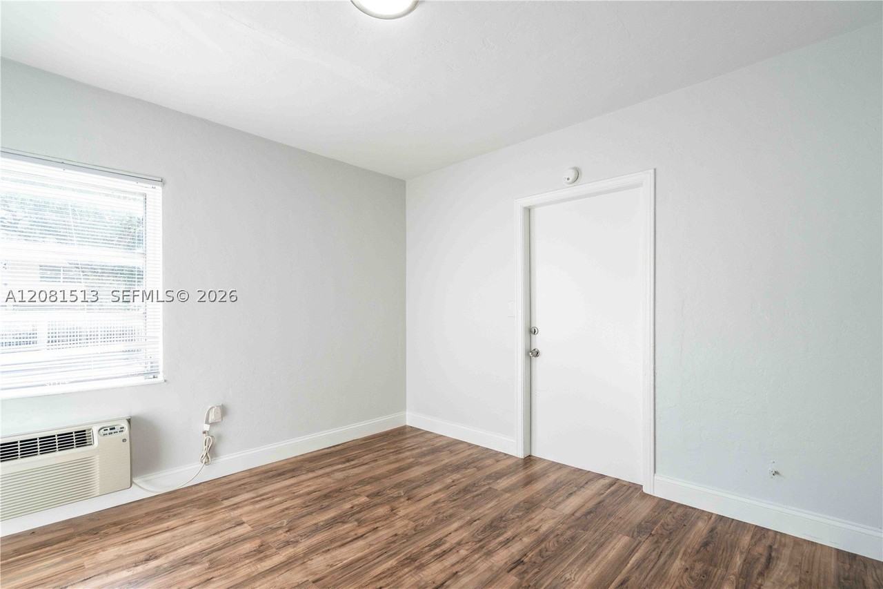 437 Ne 82nd St #14 - Photo 2 of 10
