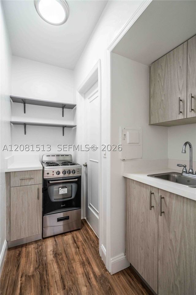 437 Ne 82nd St #14 - Photo 6 of 10