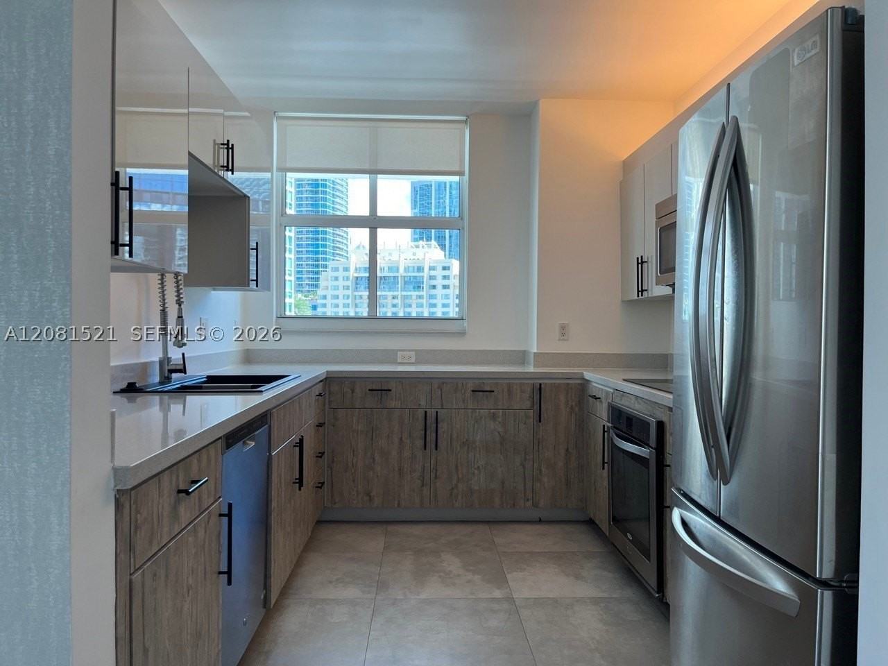 1250 S Miami Ave #1414 - Photo 2 of 25