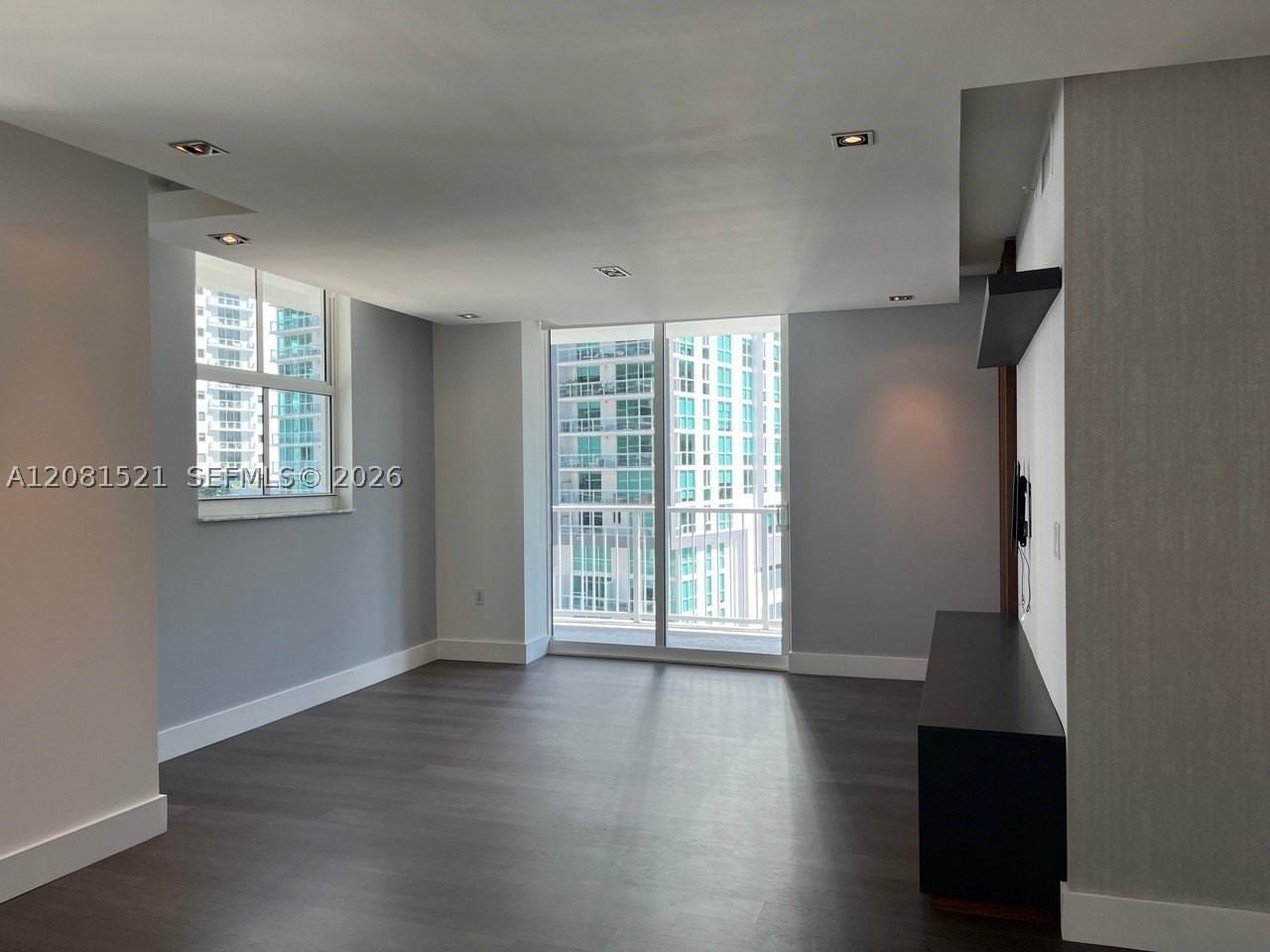 1250 S Miami Ave #1414 - Photo 5 of 25