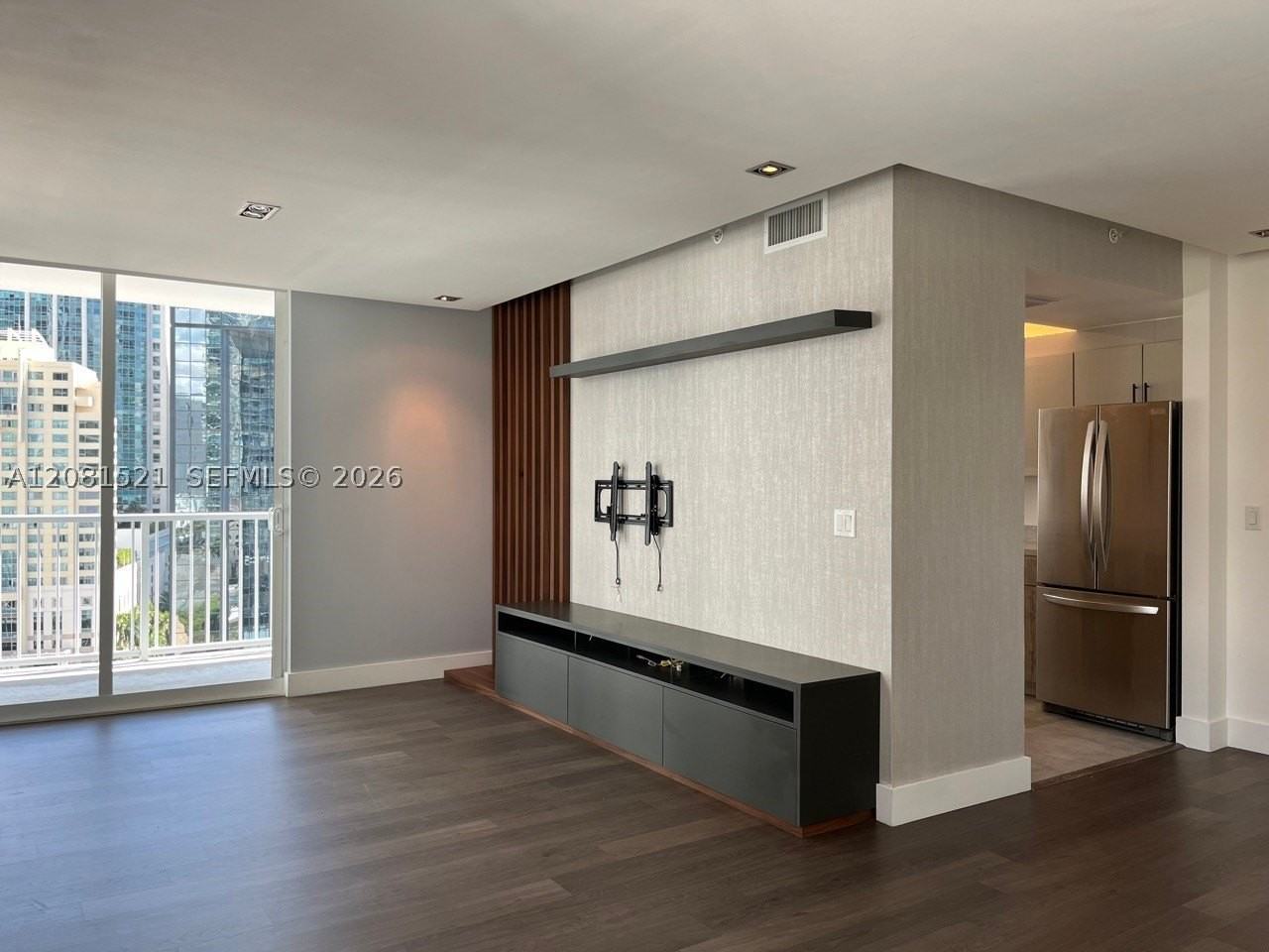 1250 S Miami Ave #1414 - Photo 6 of 25